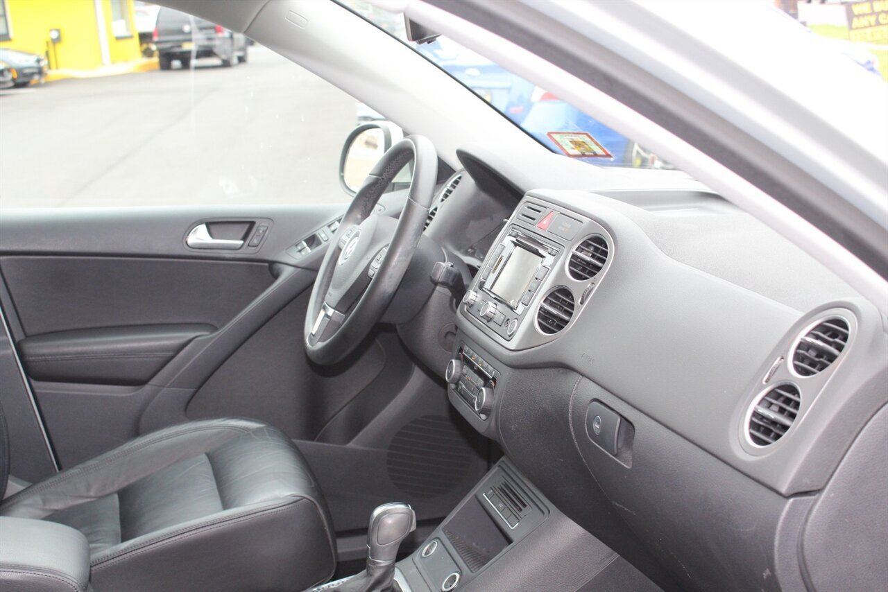 2011 Volkswagen Tiguan SEL - Photo 16 - Red Bank, NJ 07701