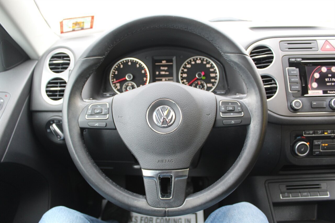 2011 Volkswagen Tiguan SEL - Photo 6 - Red Bank, NJ 07701