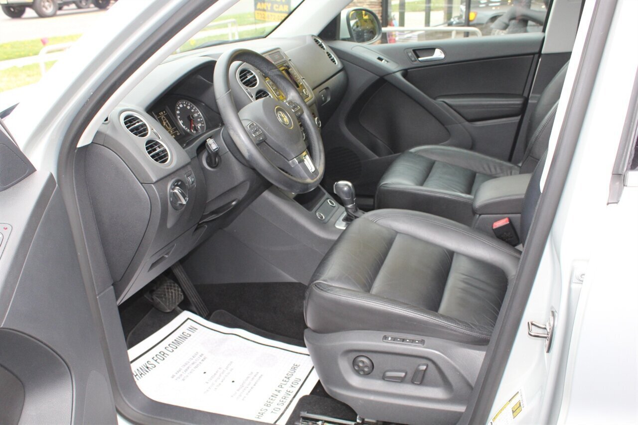 2011 Volkswagen Tiguan SEL - Photo 9 - Red Bank, NJ 07701