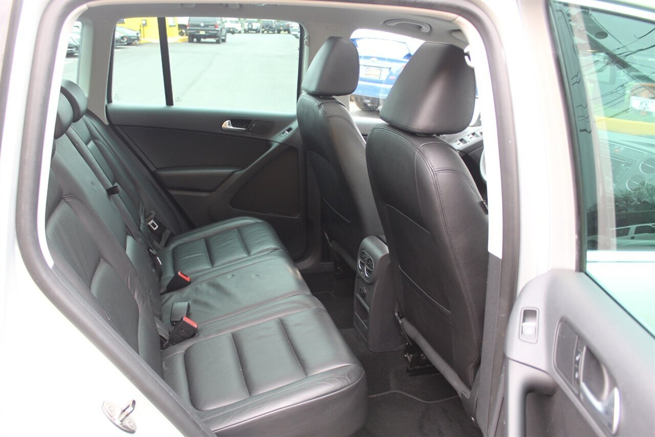2011 Volkswagen Tiguan SEL - Photo 13 - Red Bank, NJ 07701