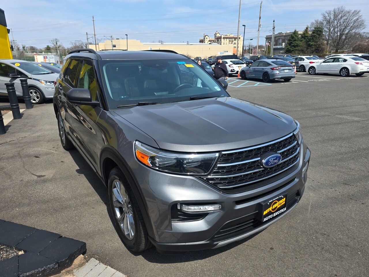 2022 Ford Explorer XLT - Photo 4 - Red Bank, NJ 07701