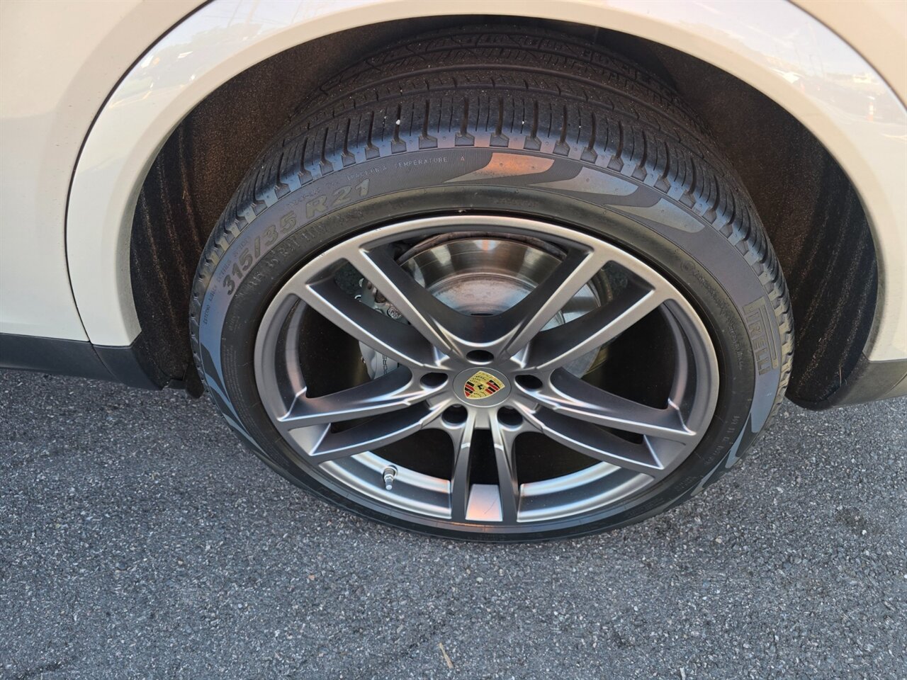 2020 Porsche Cayenne S - Photo 56 - Red Bank, NJ 07701