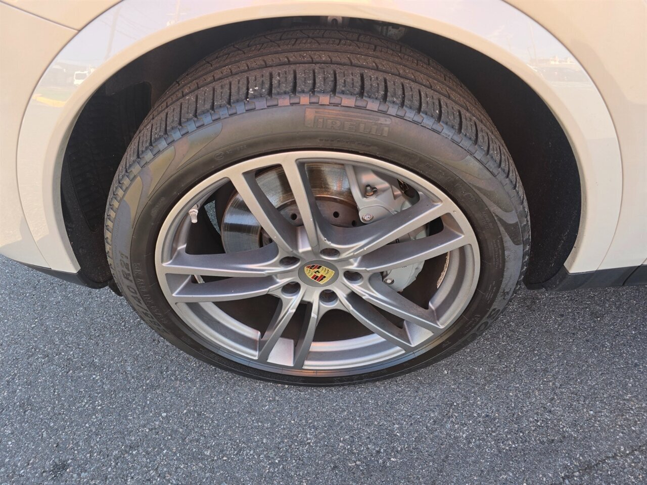 2020 Porsche Cayenne S - Photo 26 - Red Bank, NJ 07701