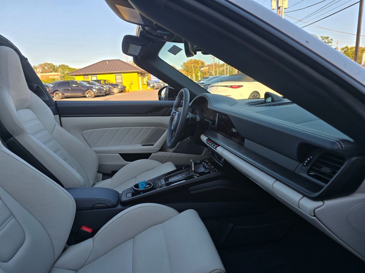 2026 Porsche 911 Targa 4 GTS - Photo 25 - Red Bank, NJ 07701