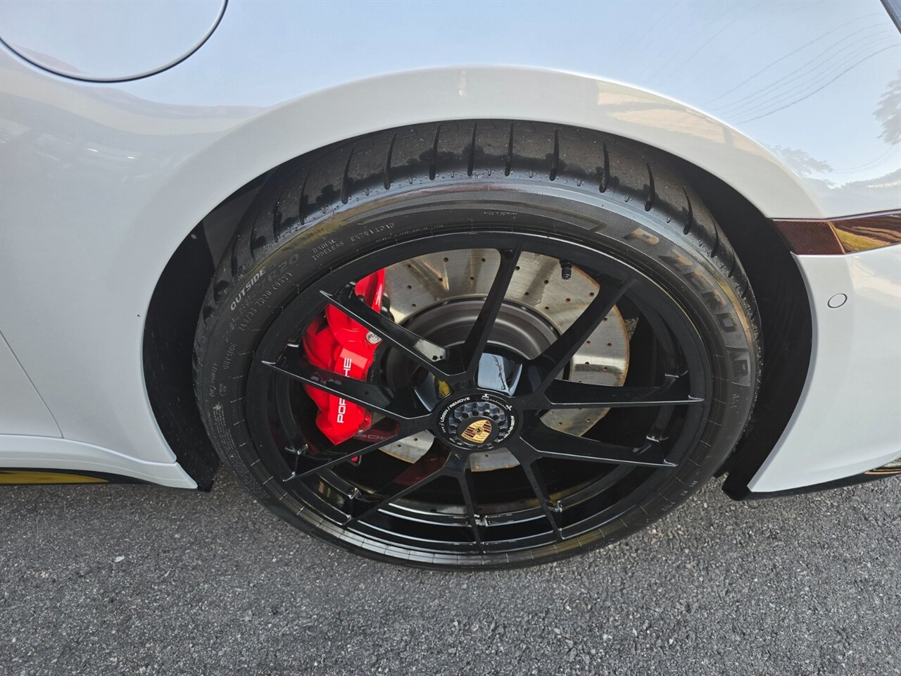 2026 Porsche 911 Targa 4 GTS - Photo 38 - Red Bank, NJ 07701