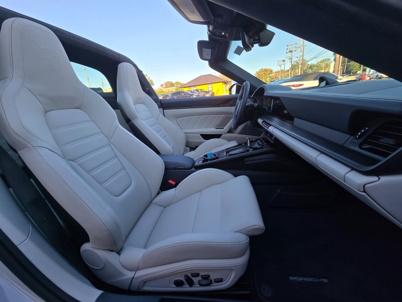 2026 Porsche 911 Targa 4 GTS - Photo 21 - Red Bank, NJ 07701