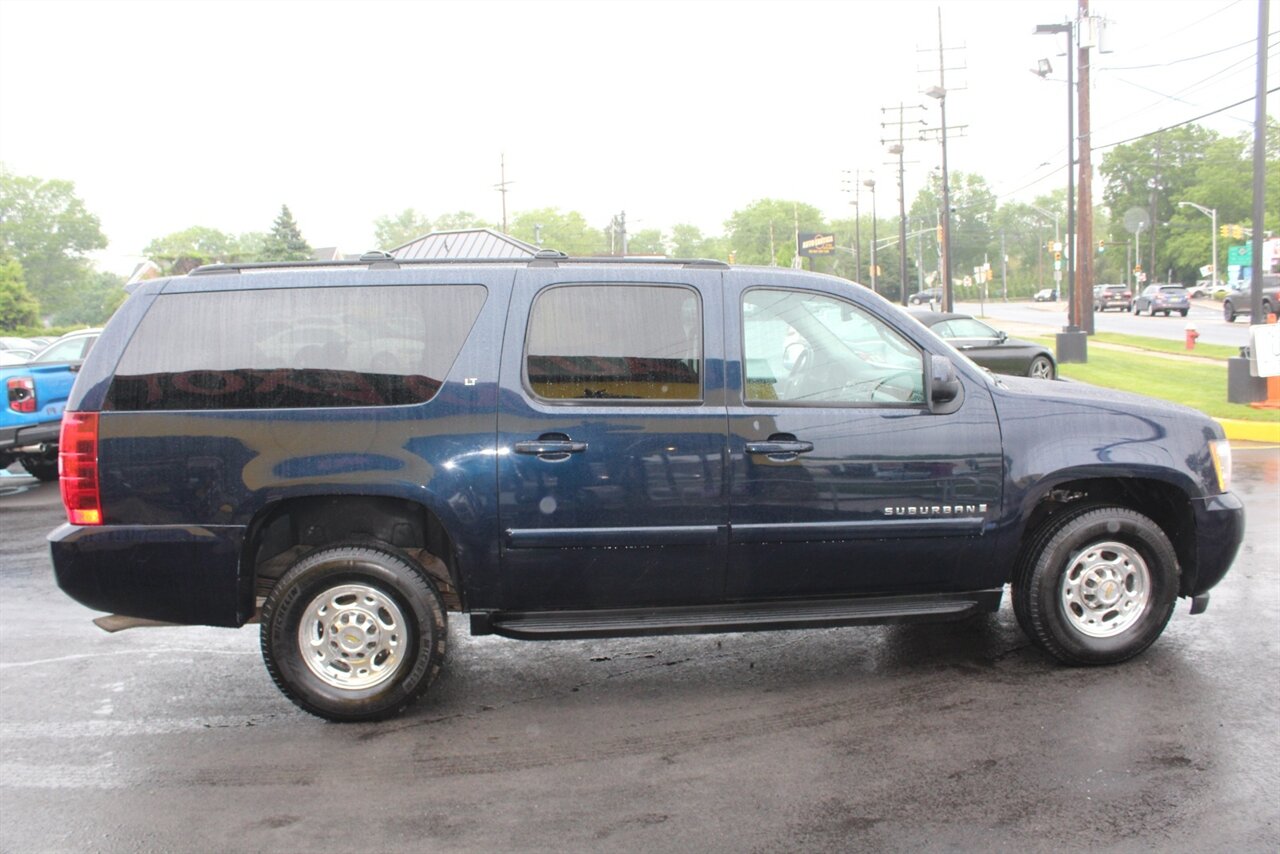 2008 Chevrolet Suburban LT 2500 - Photo 24 - Red Bank, NJ 07701