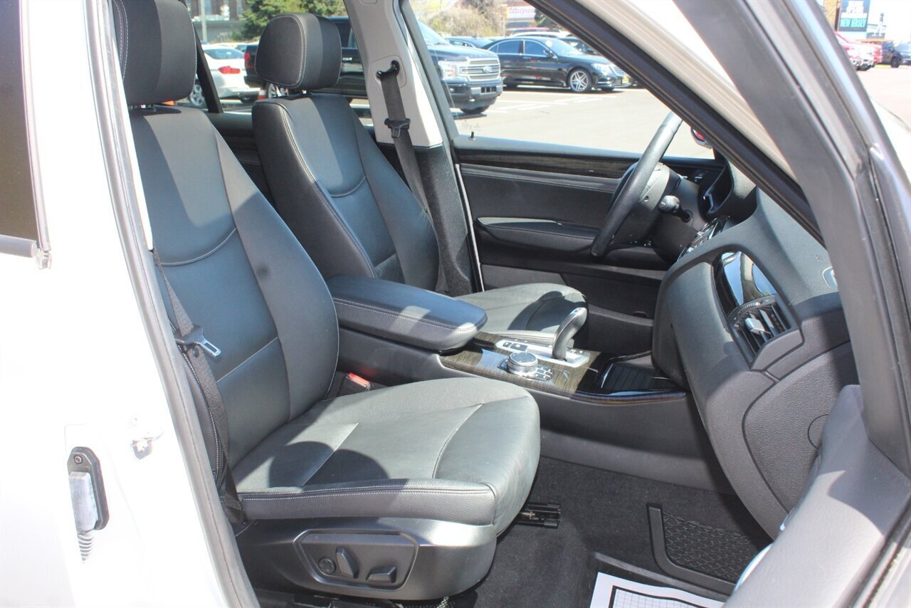 2017 BMW X3 xDrive28i - Photo 15 - Red Bank, NJ 07701