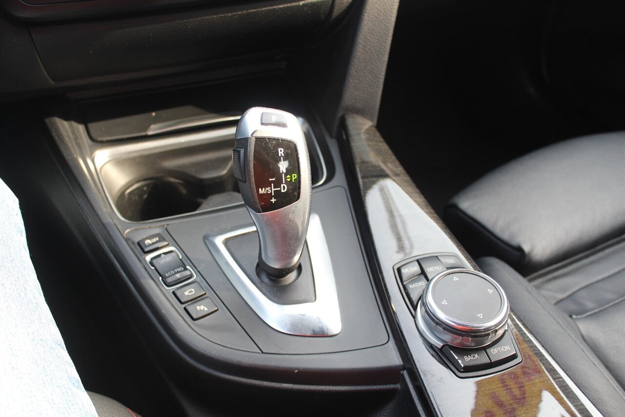 2015 BMW 328i xDrive - Photo 8 - Red Bank, NJ 07701
