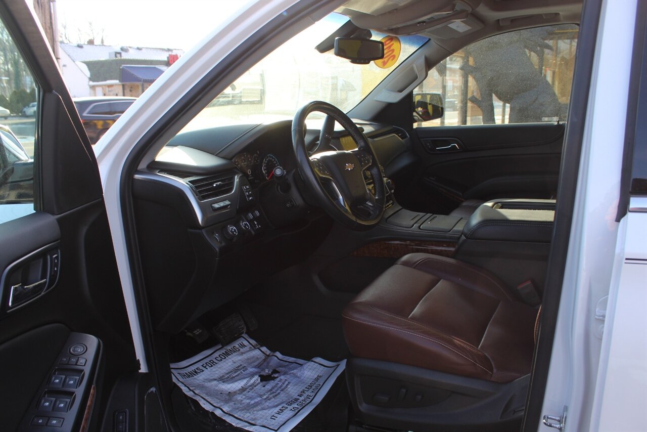 2019 Chevrolet Suburban Premier - Photo 14 - Red Bank, NJ 07701