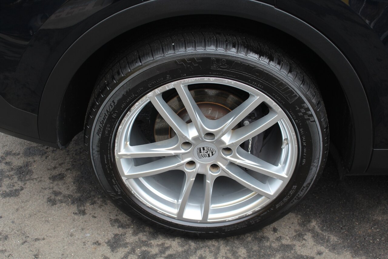 2023 Porsche Cayenne - Photo 25 - Red Bank, NJ 07701