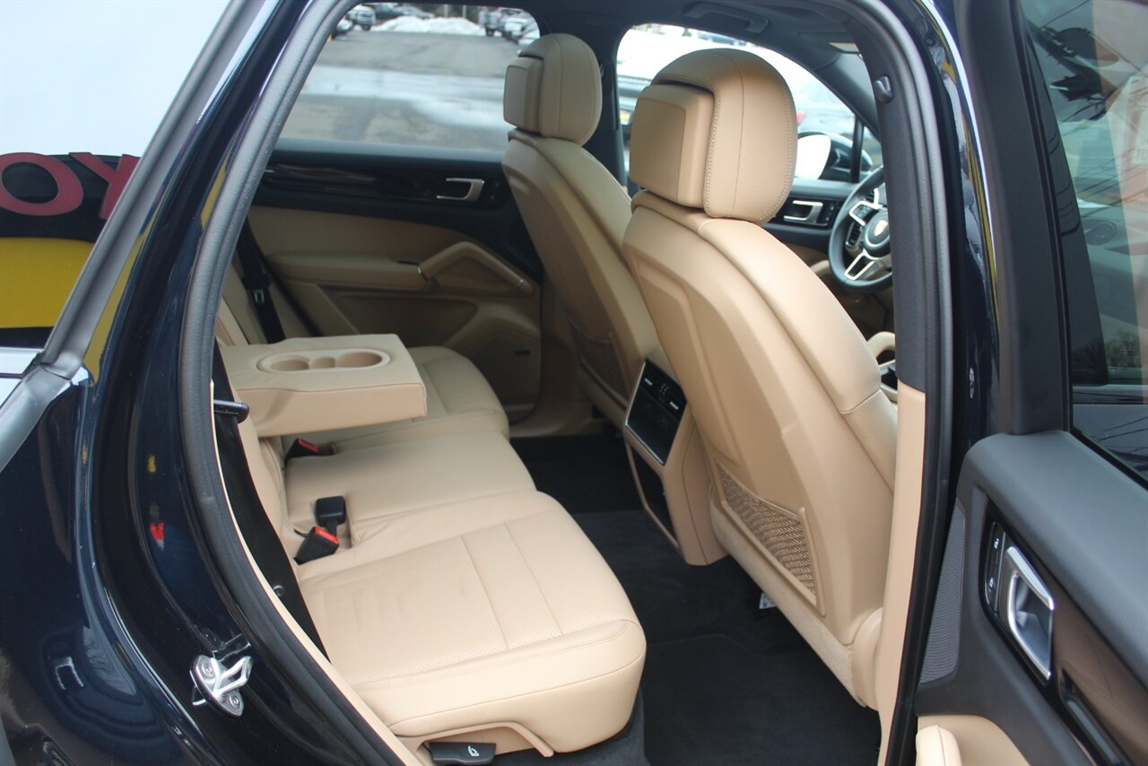 2023 Porsche Cayenne - Photo 15 - Red Bank, NJ 07701