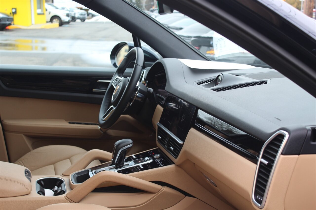 2023 Porsche Cayenne - Photo 18 - Red Bank, NJ 07701