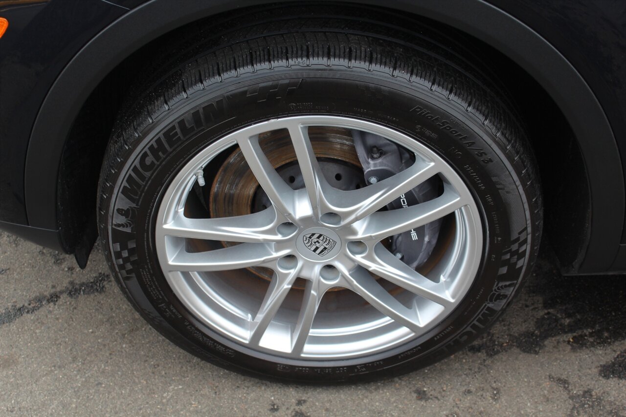 2023 Porsche Cayenne - Photo 27 - Red Bank, NJ 07701