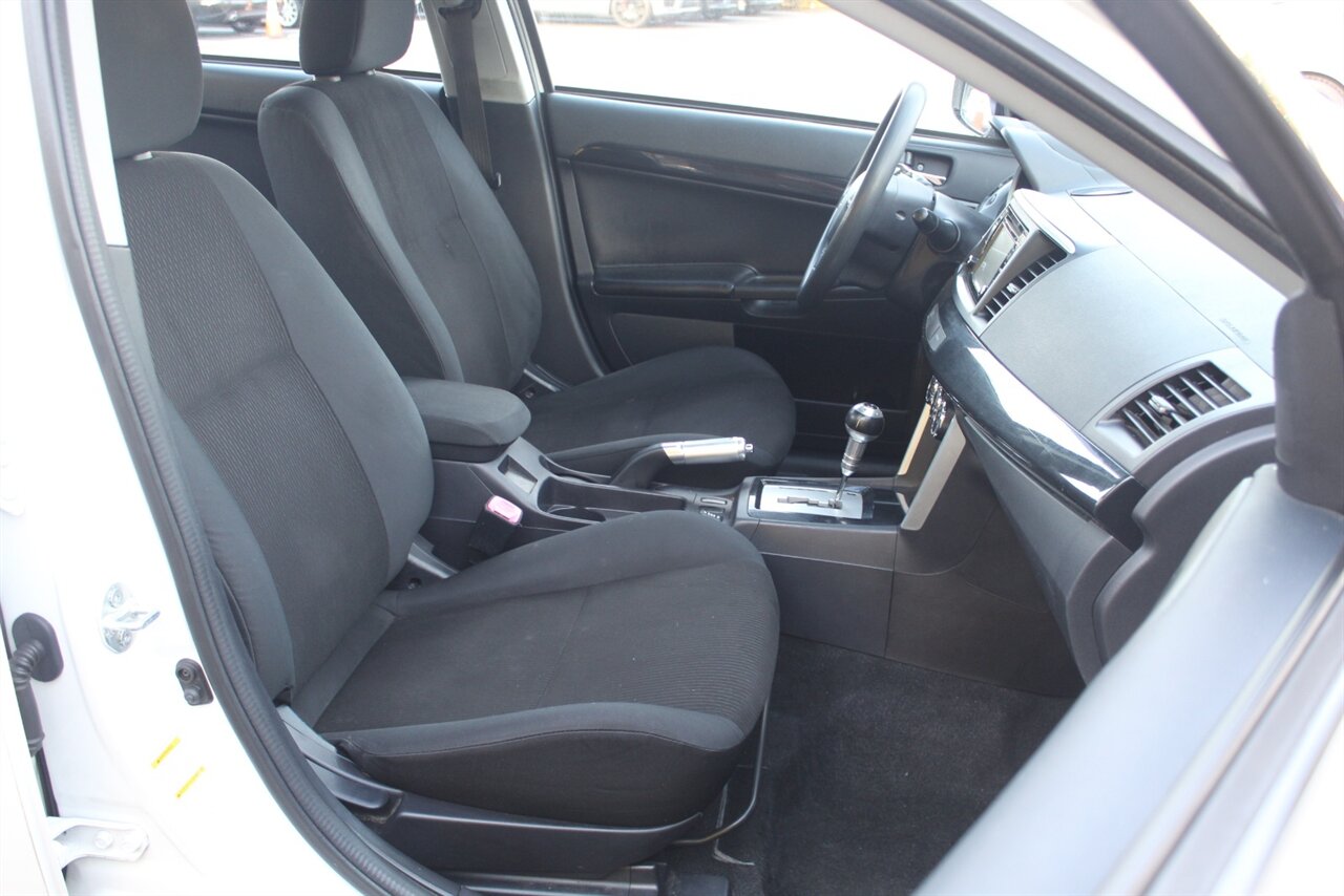 2017 Mitsubishi Lancer ES - Photo 12 - Red Bank, NJ 07701