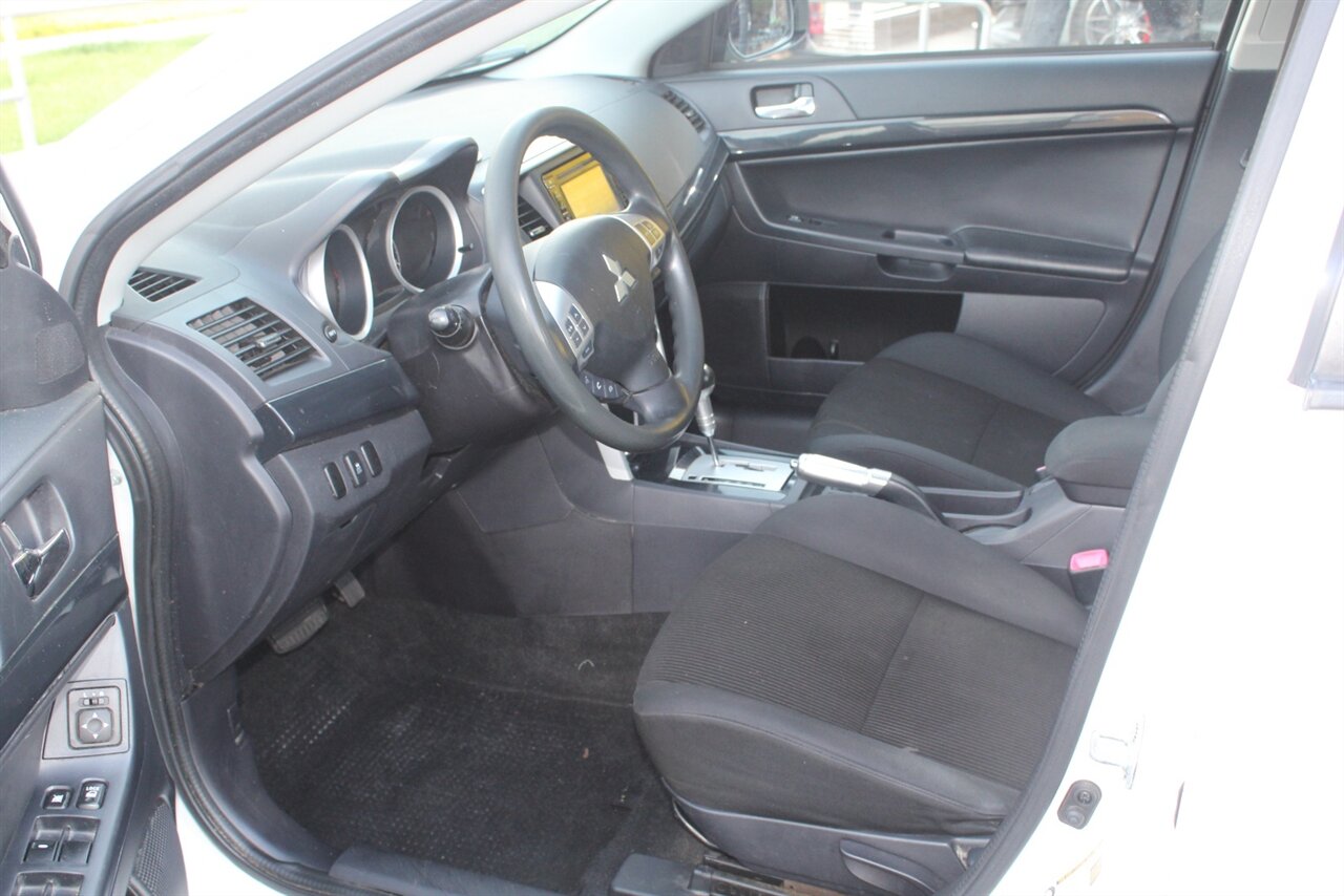 2017 Mitsubishi Lancer ES - Photo 9 - Red Bank, NJ 07701