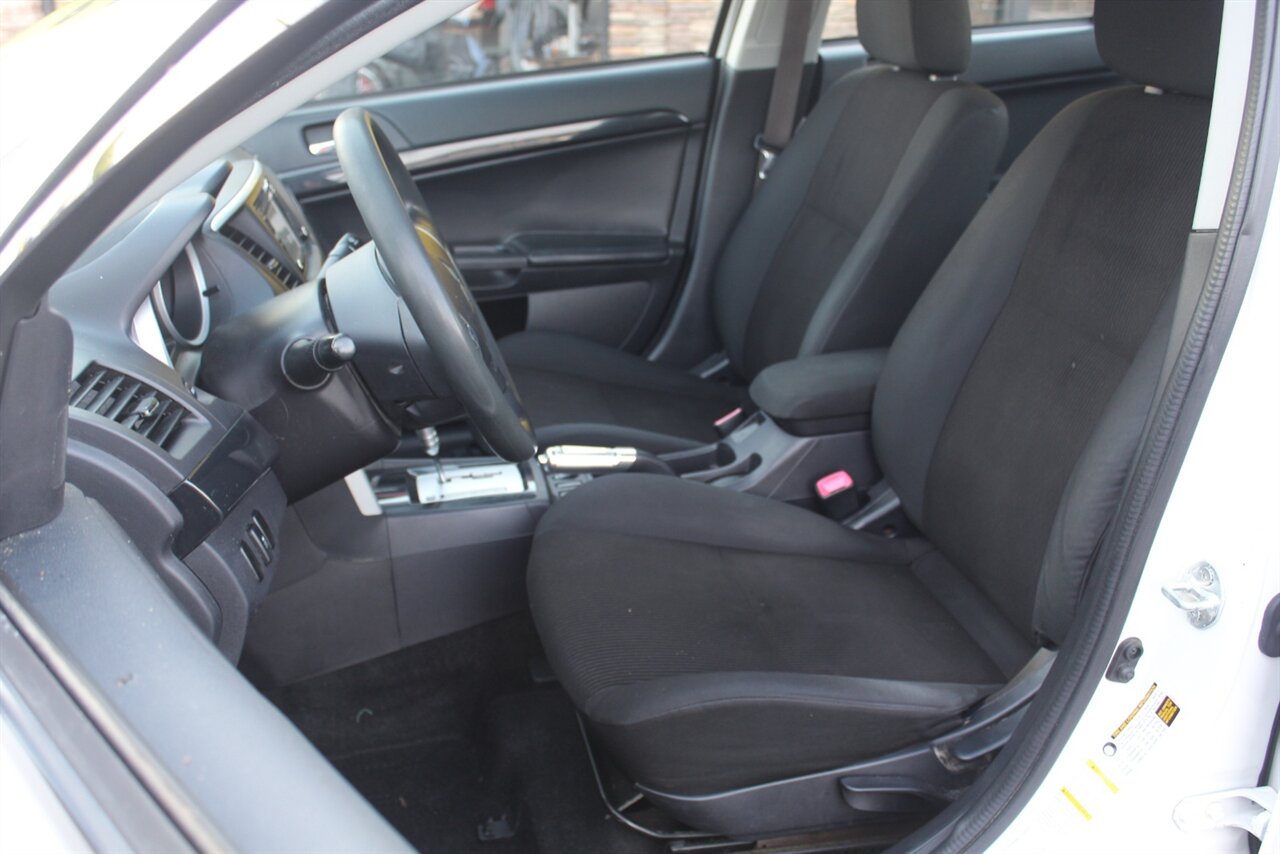 2017 Mitsubishi Lancer ES - Photo 10 - Red Bank, NJ 07701