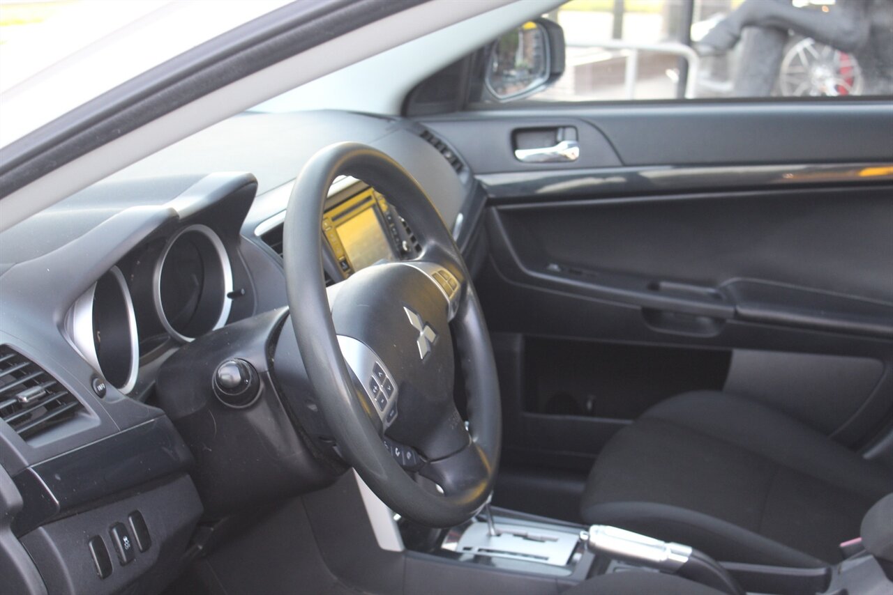 2017 Mitsubishi Lancer ES - Photo 15 - Red Bank, NJ 07701