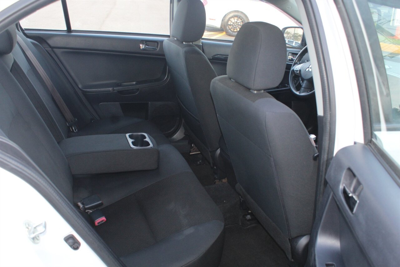 2017 Mitsubishi Lancer ES - Photo 13 - Red Bank, NJ 07701