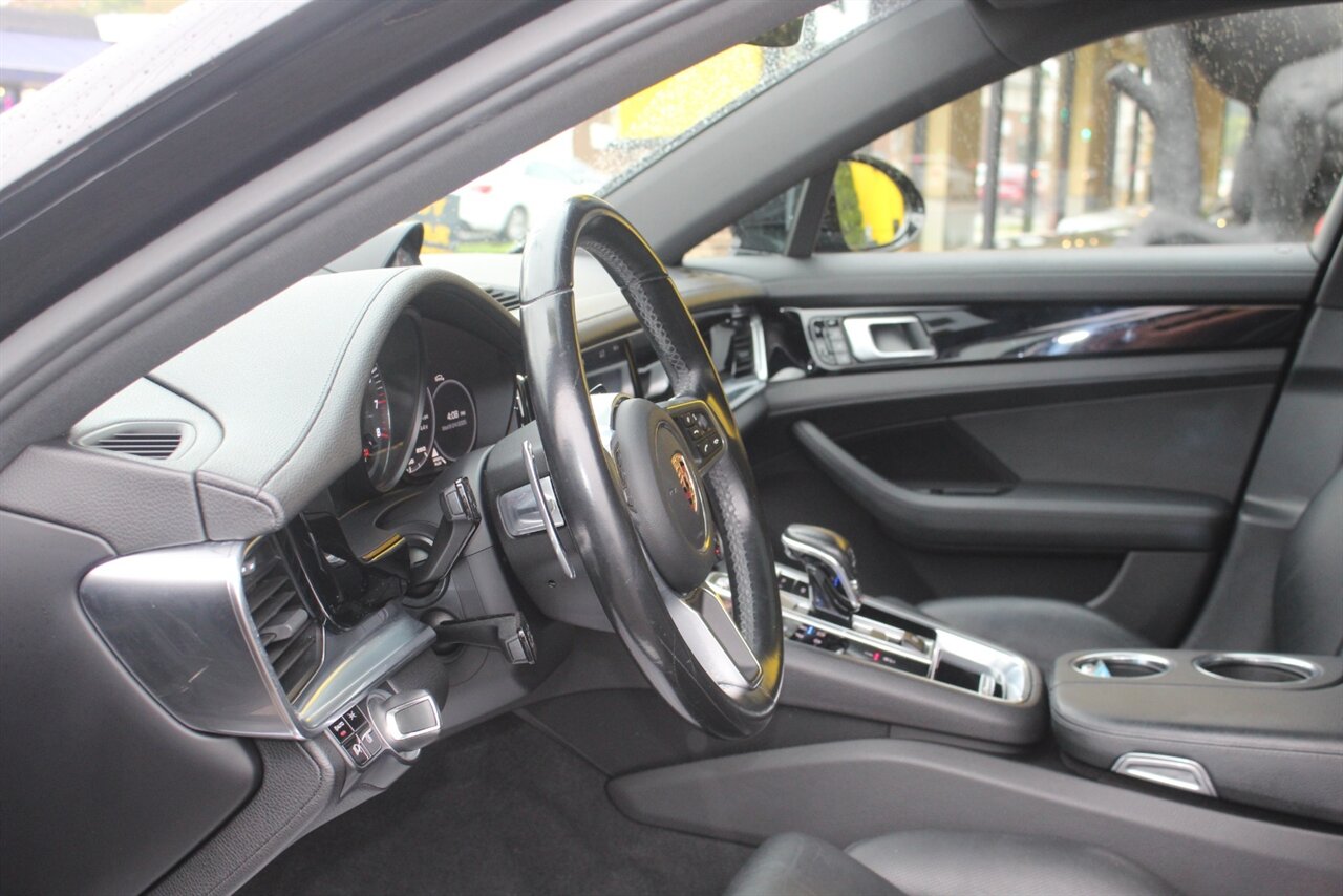 2018 Porsche Panamera 4S photo 17
