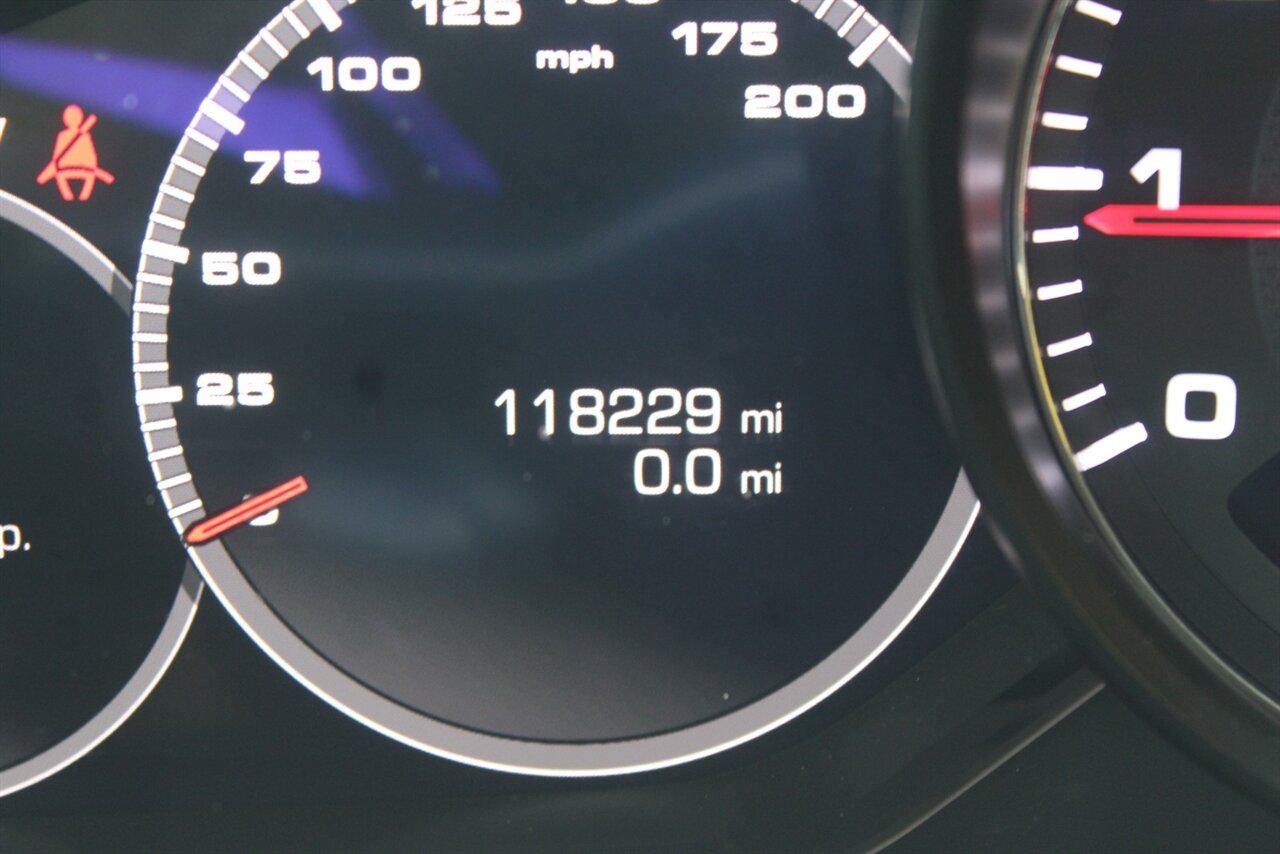 2018 Porsche Panamera 4S photo 4