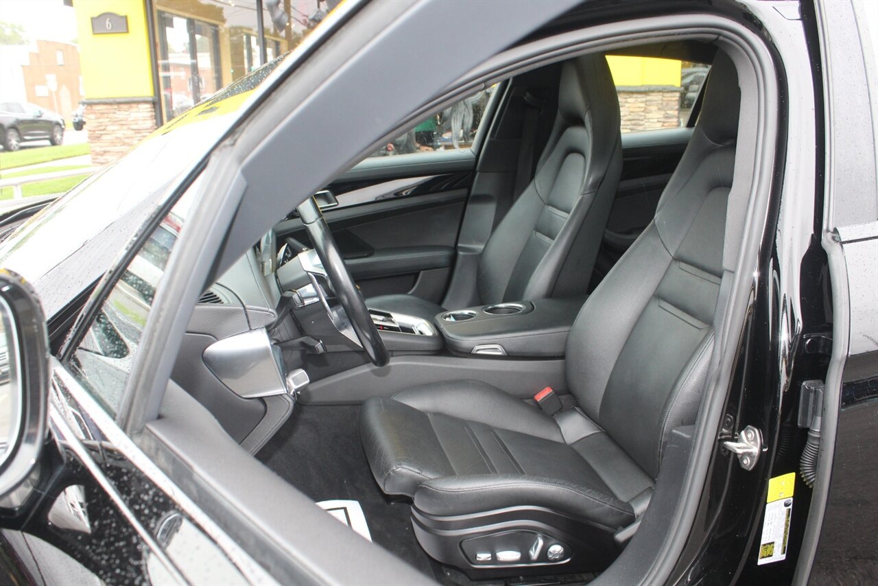 2018 Porsche Panamera 4S photo 12