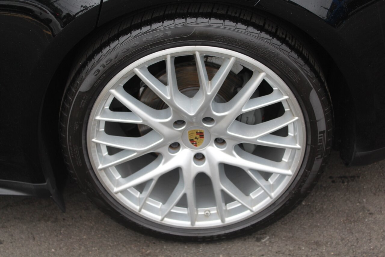 2018 Porsche Panamera 4S photo 28