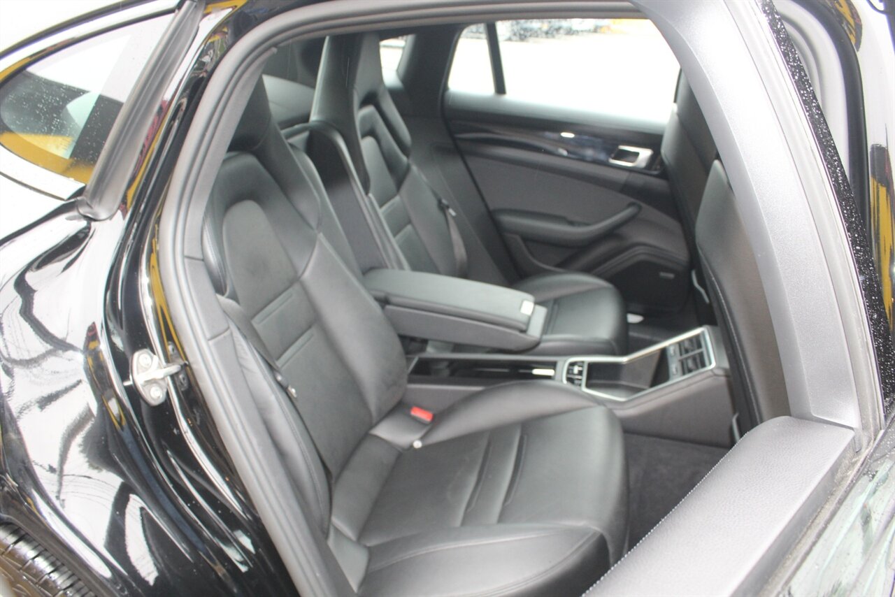 2018 Porsche Panamera 4S photo 16