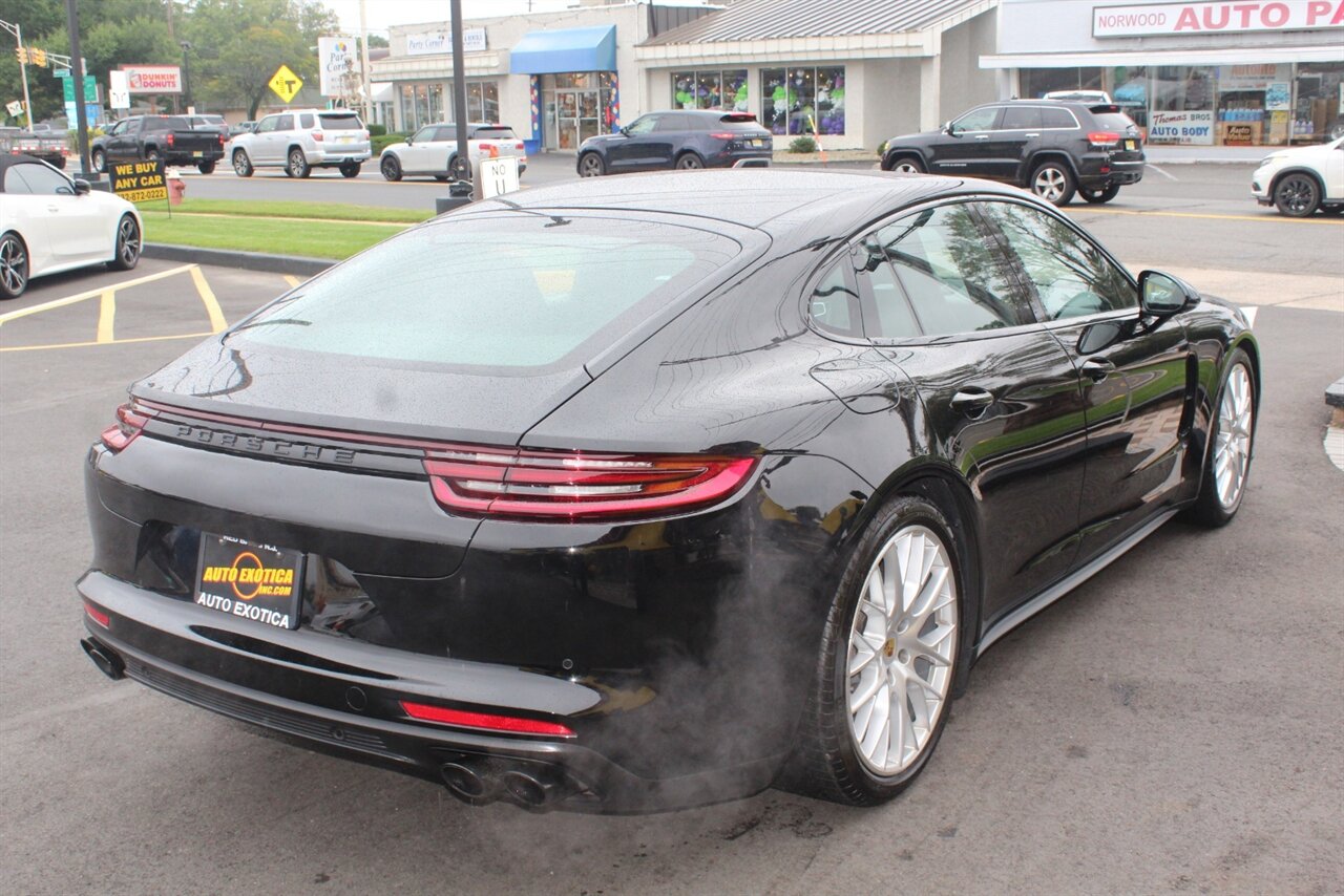 2018 Porsche Panamera 4S photo 2