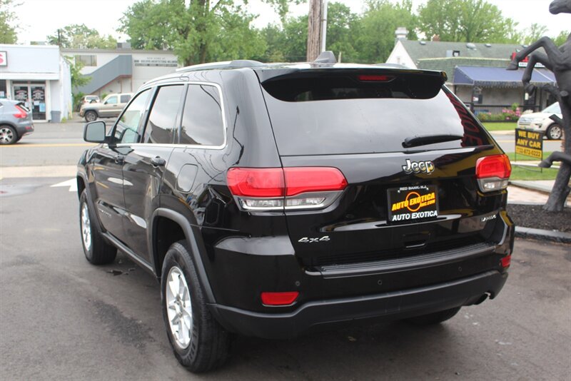 2019 Jeep Grand Cherokee Laredo E  