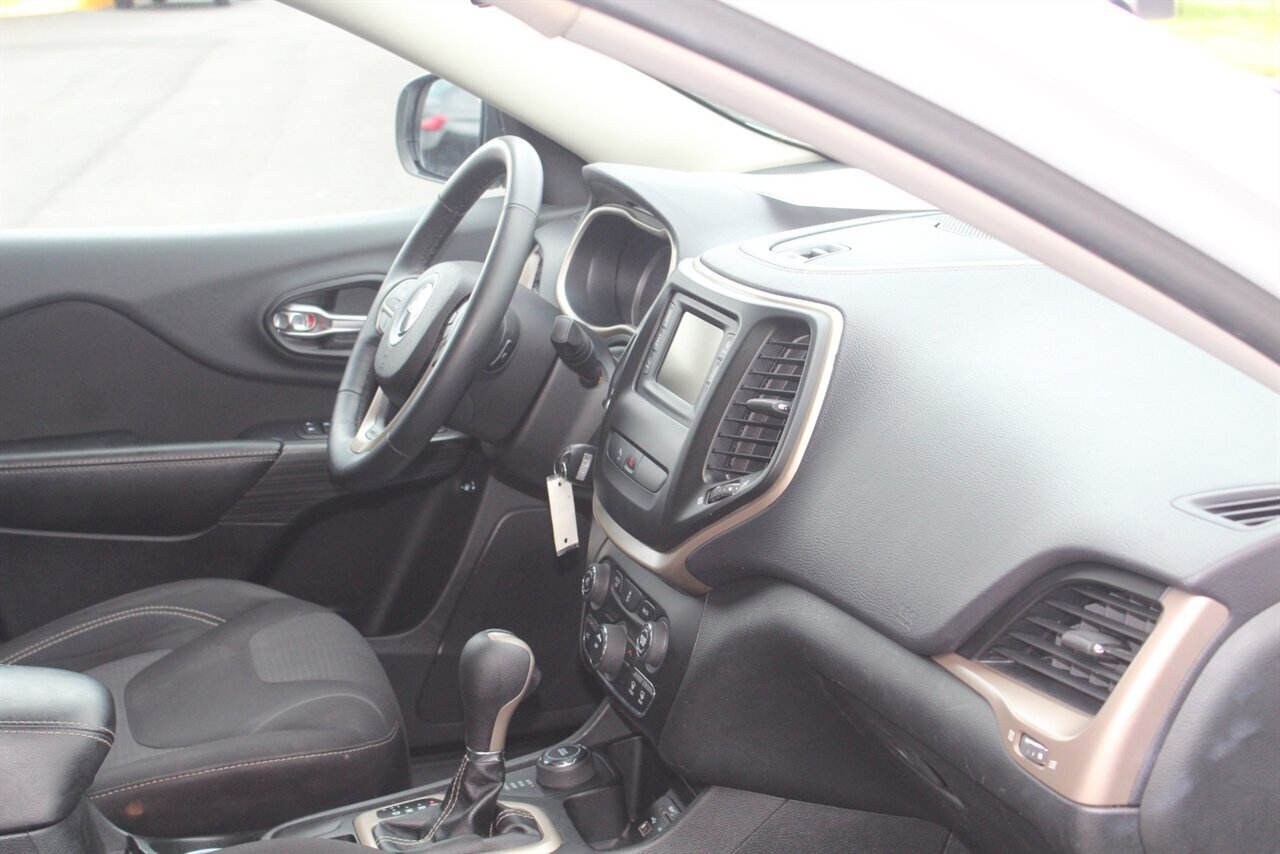 2015 Jeep Cherokee Latitude - Photo 18 - Red Bank, NJ 07701