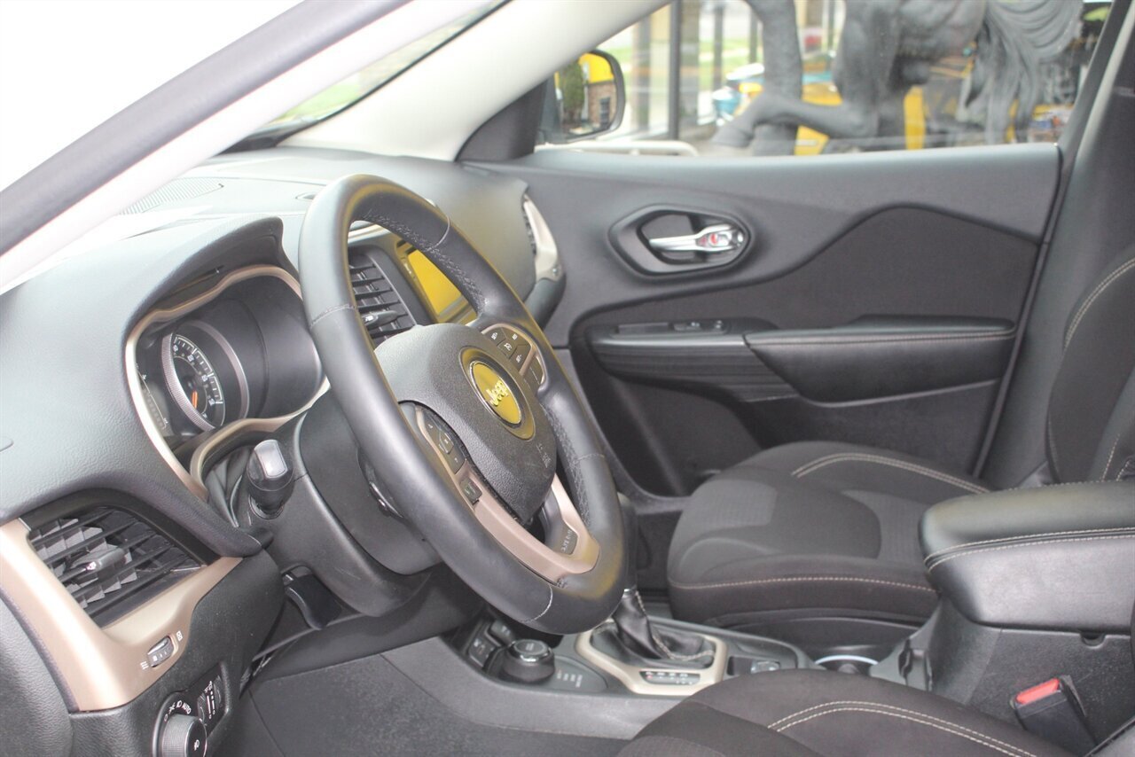 2015 Jeep Cherokee Latitude - Photo 17 - Red Bank, NJ 07701