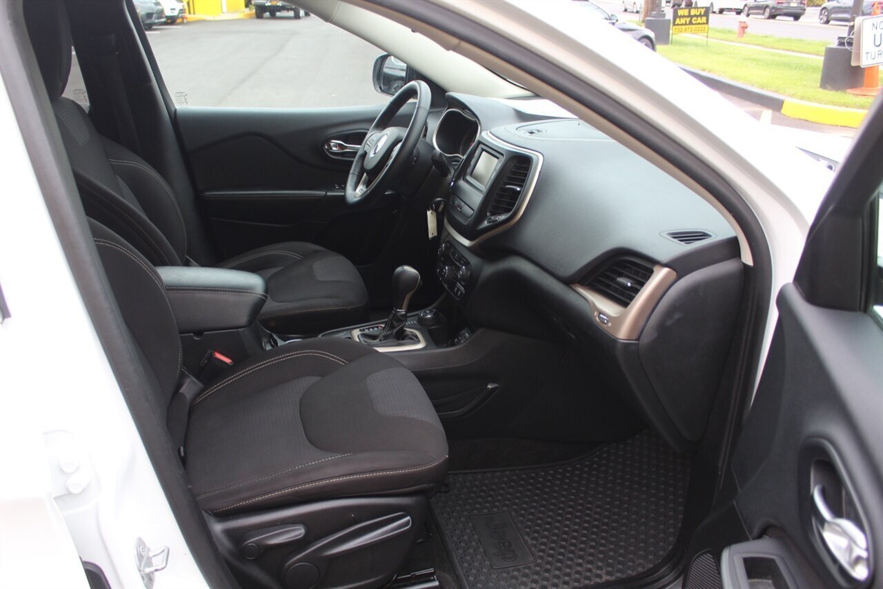 2015 Jeep Cherokee Latitude - Photo 13 - Red Bank, NJ 07701