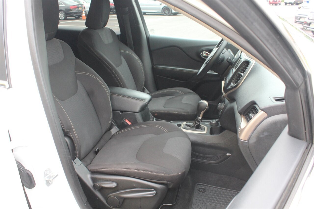 2015 Jeep Cherokee Latitude - Photo 14 - Red Bank, NJ 07701