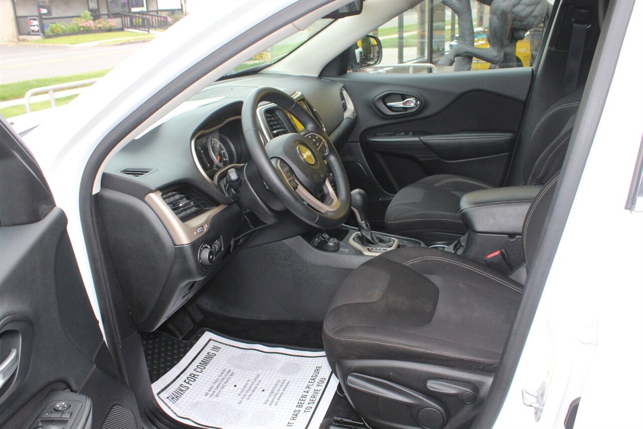2015 Jeep Cherokee Latitude - Photo 11 - Red Bank, NJ 07701