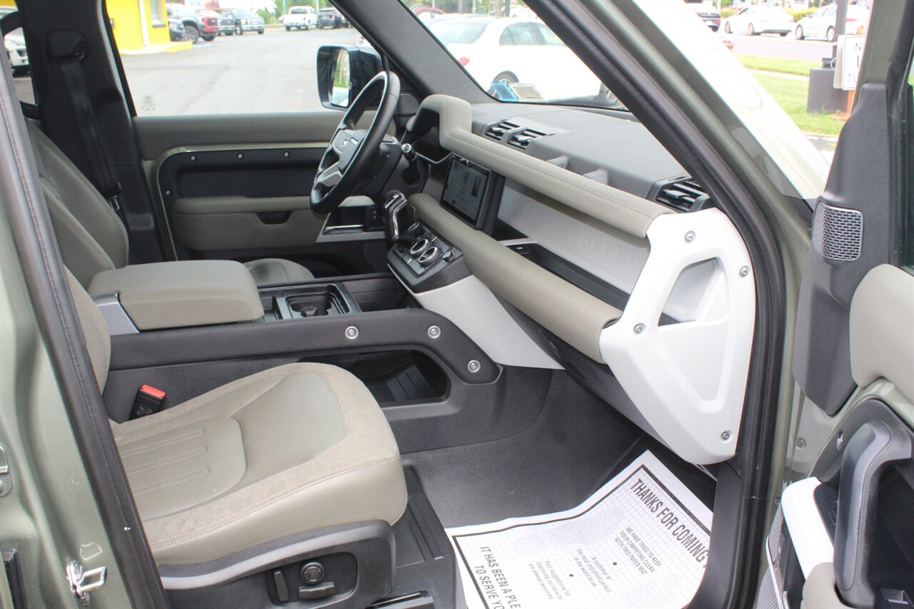 2020 Land Rover Defender 110 SE - Photo 15 - Red Bank, NJ 07701