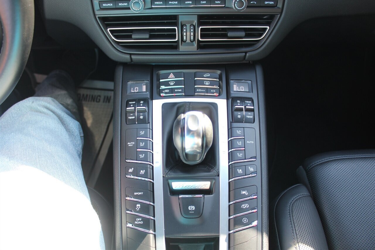 2019 Porsche Macan S - Photo 8 - Red Bank, NJ 07701