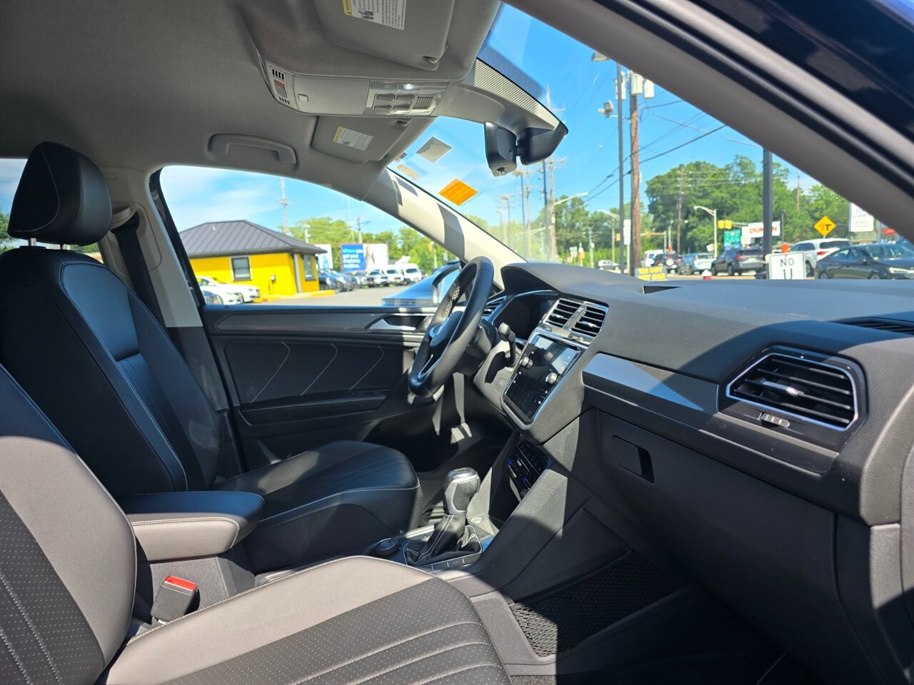 2022 Volkswagen Tiguan SE 4Motion - Photo 16 - Red Bank, NJ 07701