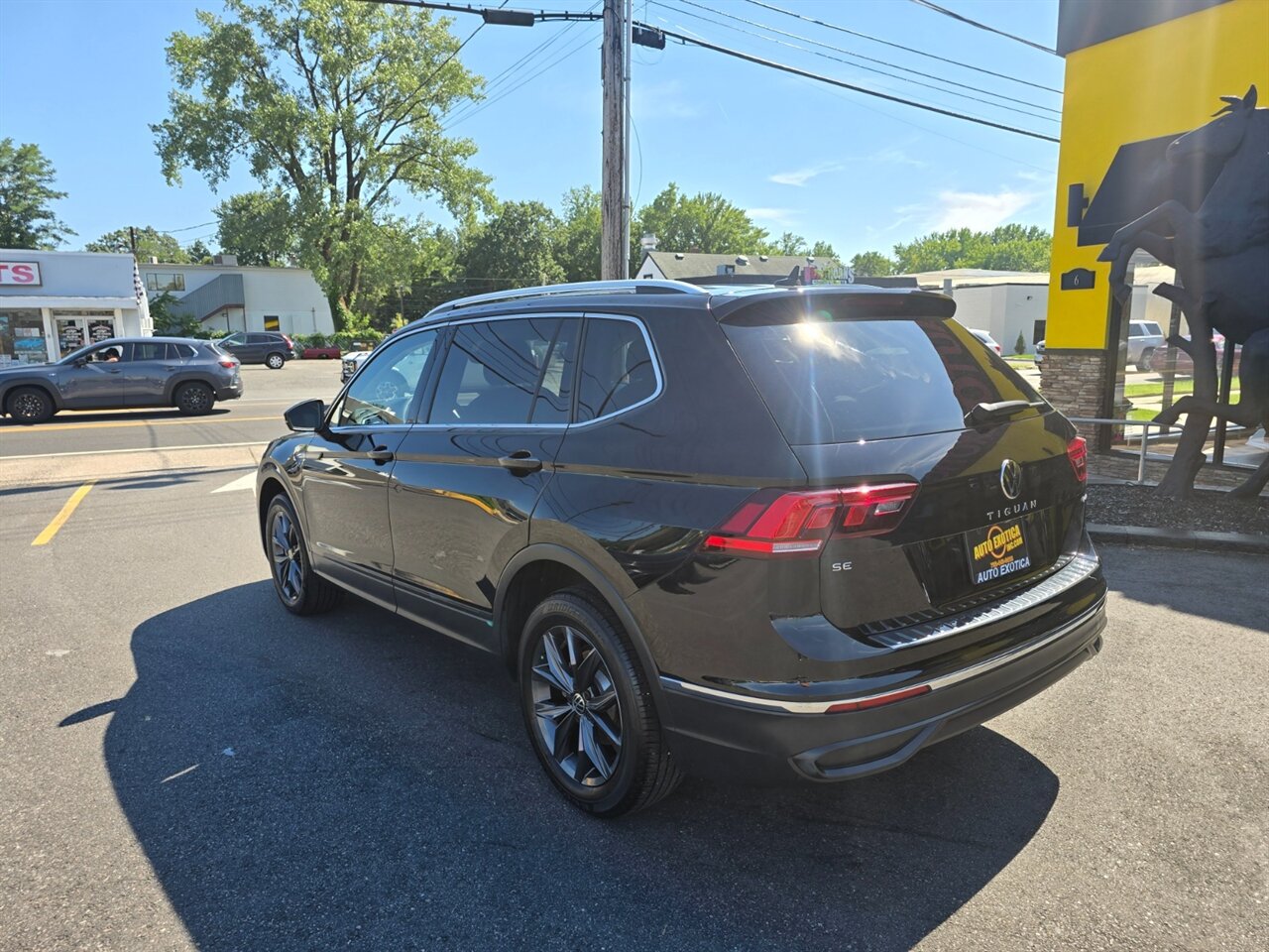 2022 Volkswagen Tiguan SE 4Motion - Photo 2 - Red Bank, NJ 07701
