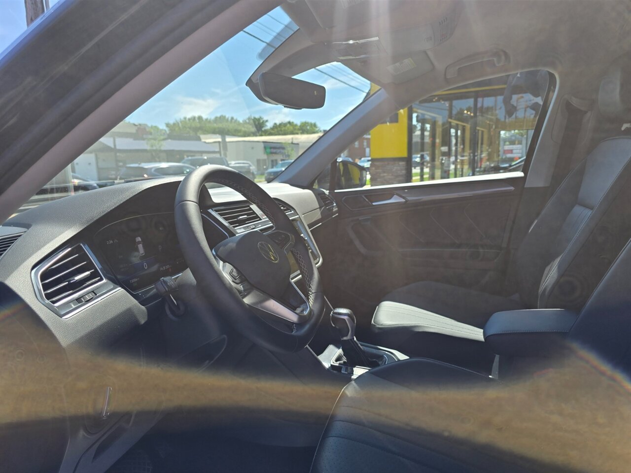 2022 Volkswagen Tiguan SE 4Motion - Photo 15 - Red Bank, NJ 07701