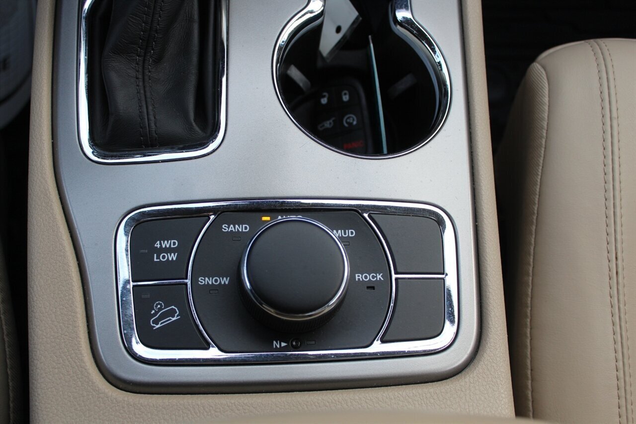 2020 Jeep Grand Cherokee Limited - Photo 8 - Red Bank, NJ 07701