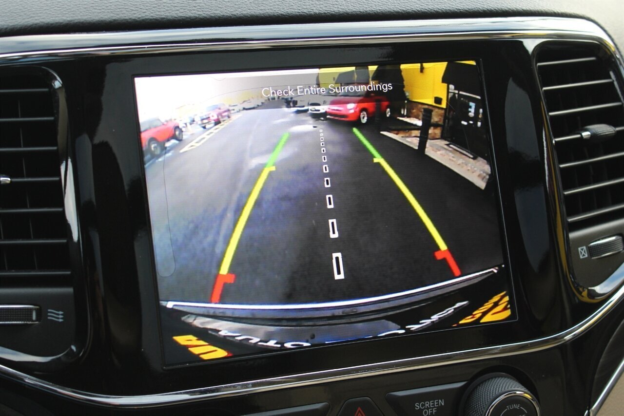 2020 Jeep Grand Cherokee Limited - Photo 12 - Red Bank, NJ 07701