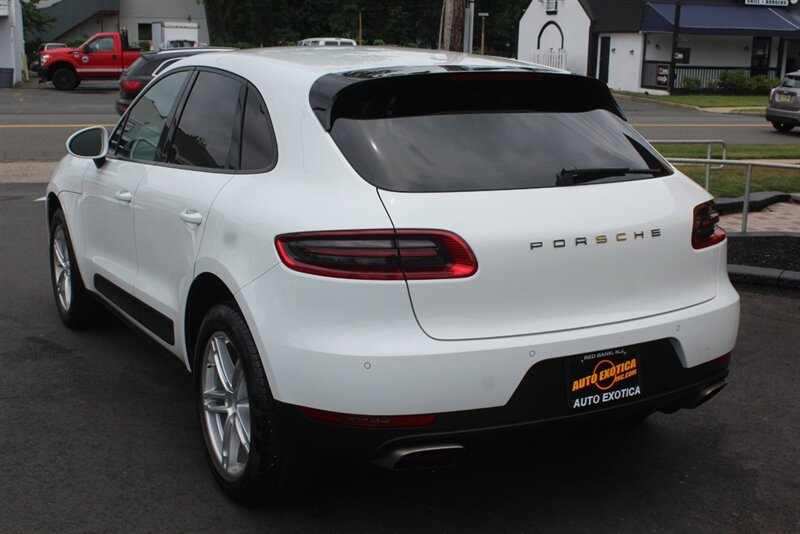 2017 Porsche Macan  