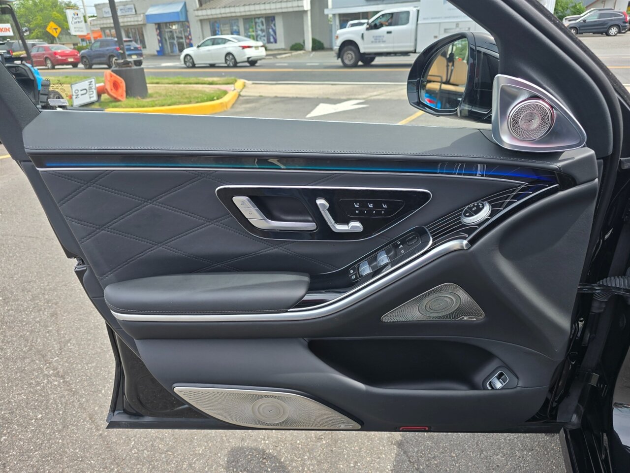 2022 Mercedes-Benz Maybach S 580 4MATIC - Photo 35 - Red Bank, NJ 07701