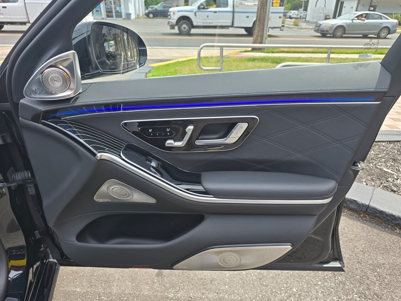 2022 Mercedes-Benz Maybach S 580 4MATIC - Photo 36 - Red Bank, NJ 07701
