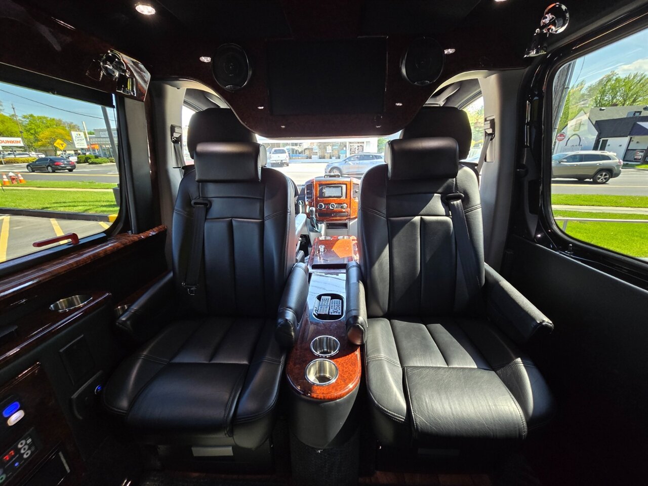 2014 Mercedes-Benz Sprinter 2500 Executive - Photo 17 - Red Bank, NJ 07701