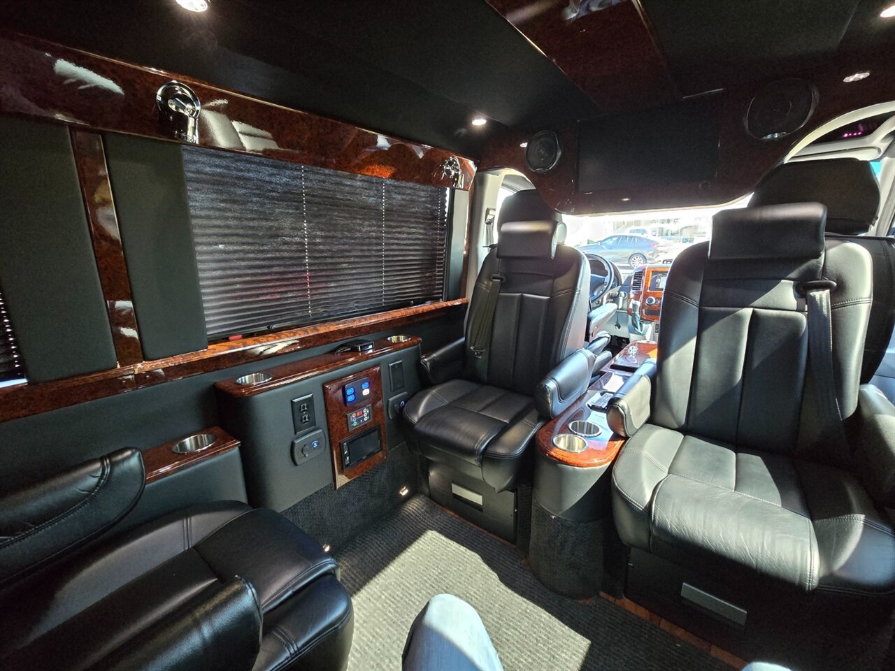 2014 Mercedes-Benz Sprinter 2500 Executive - Photo 15 - Red Bank, NJ 07701