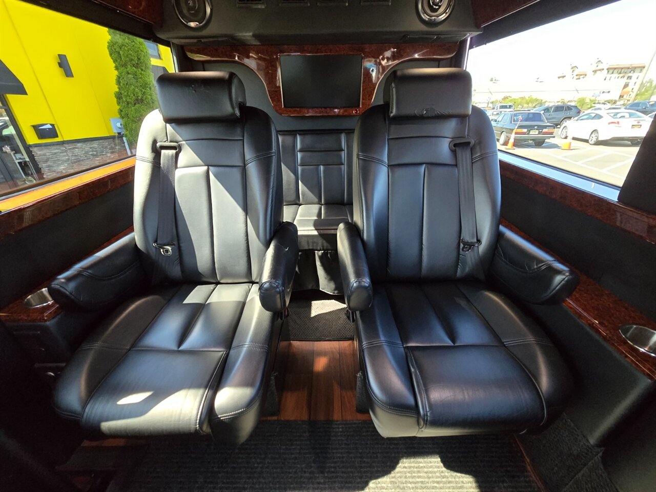 2014 Mercedes-Benz Sprinter 2500 Executive - Photo 18 - Red Bank, NJ 07701