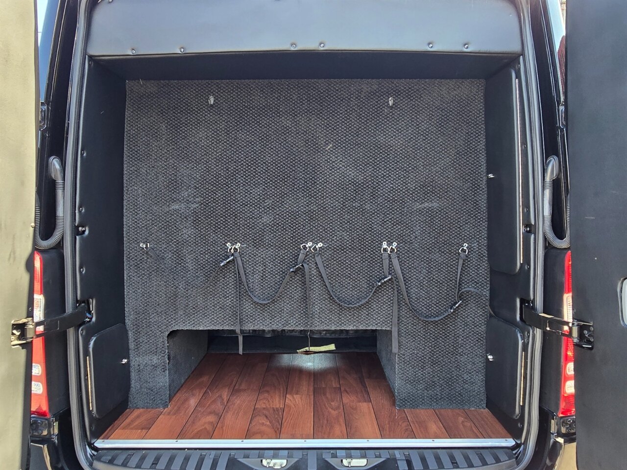 2014 Mercedes-Benz Sprinter 2500 Executive - Photo 24 - Red Bank, NJ 07701