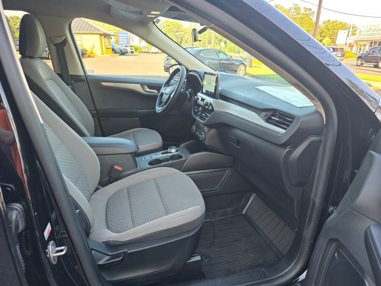 2020 Ford Escape SE - Photo 11 - Red Bank, NJ 07701